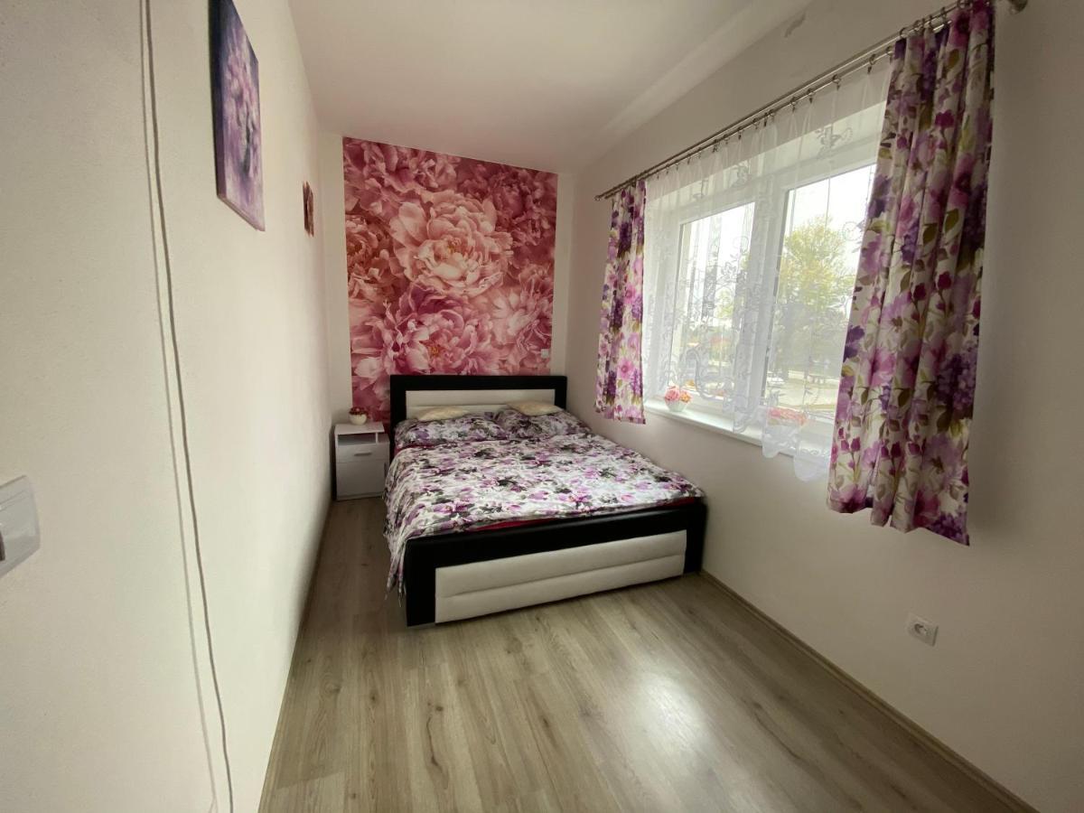 Apartman Na Lukach - Kopretina เชบอนย์ ภายนอก รูปภาพ